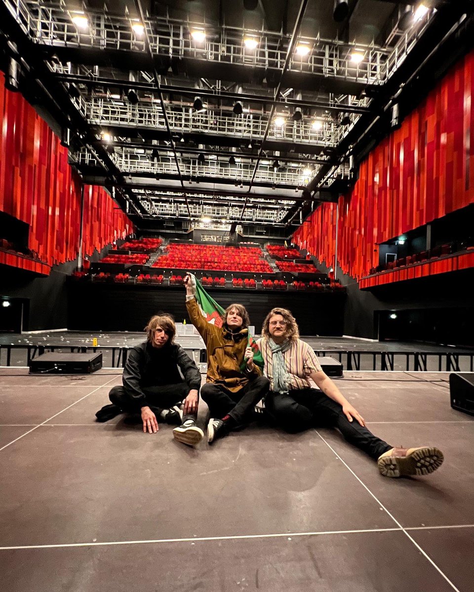 TRAMPOLENE tweet media