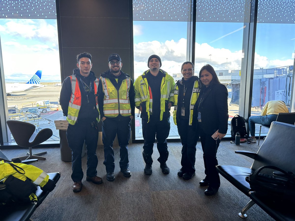 hawaii0875's tweet photo. Despite the IRROPS challenge we were having at SFO, nothing could stop these fantastic individuals from achieving an average of 95.3% TCI. 💪🏻💪🏻💪🏻 #accelerategate #teamsfo @KevinSummerlin5 @Glenwick2 @Auggiie69 @MikeHannaUAL https://t.co/RIm4YgIA1Z