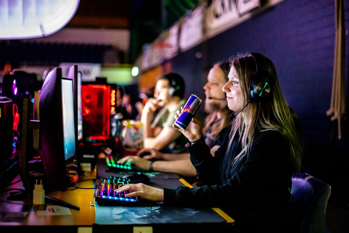 LockAndLoadCH's tweet photo. Our source of #energy! 🔥Thank you @redbullch for contributing to #lal14 - gamers enjoy it a lot! #redbullgaming

Don't forget to watch our #livestream: https://t.co/yzaXM0fO44 https://t.co/UnjzXHuSS8