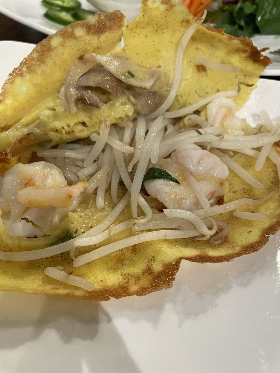 CFoodwaves's tweet photo. I love adding mint, jalapeños, lime, and sriracha to my pho! Ban xeo, Vietnamese pancake, also pairs so well with it

#vietnamesefood #pho #bánxèo  #pancake #asianfood #columbus #easton #ohio #food #foodie #eatlocal #supportlocal #foodblogger #foodphotography #communityfoodwaves https://t.co/HNquzS7j7J