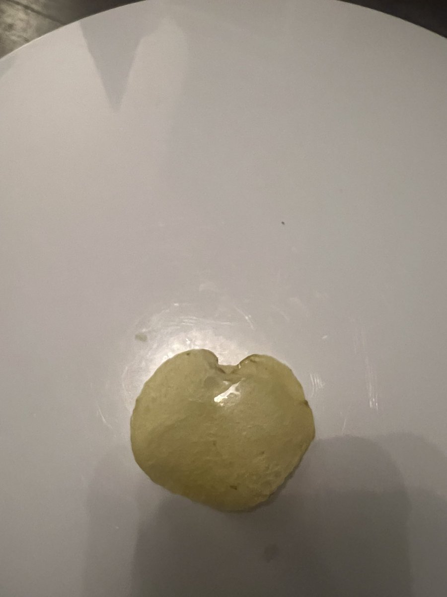 deaconluke88's tweet photo. @walkers_crisps trying this again with my 3 dimensional love heart but without the hand #LoveFromWalkers https://t.co/y2Mt7lp5vd