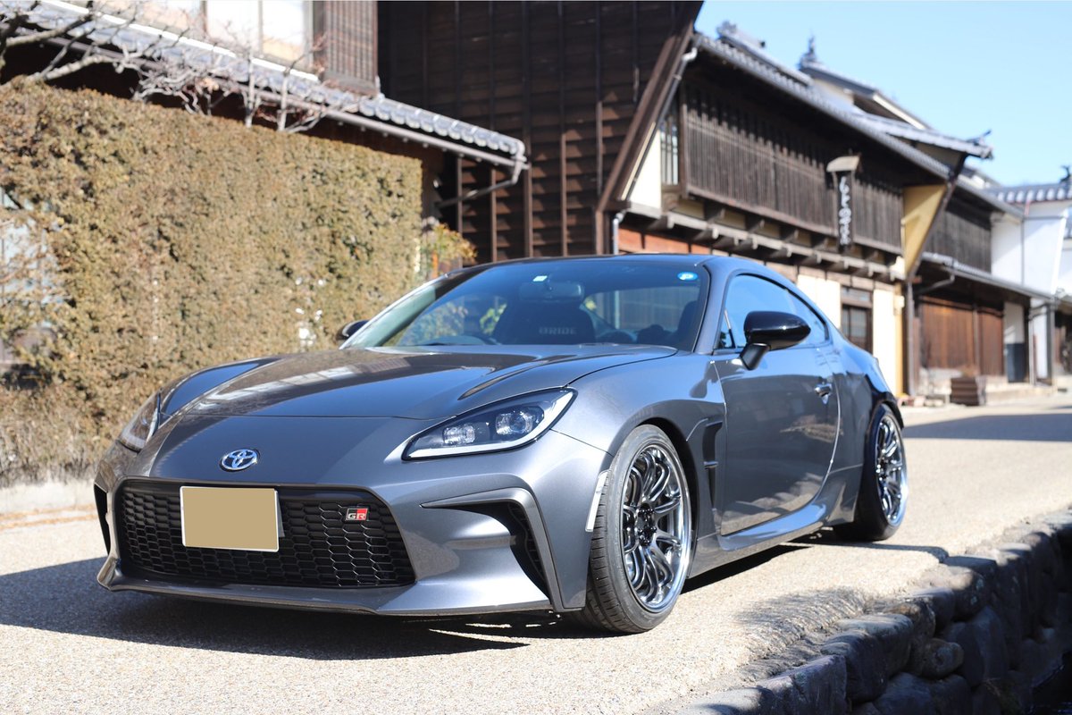manato00528810's tweet photo. ～New wheel～
workemotion ZR10 2P
車高高いのは許してください😅
 #GR86  #toyota86  #work  #workwheels #ワークエモーション  #86乗りと繋がりたい https://t.co/C8zZcuM6qh