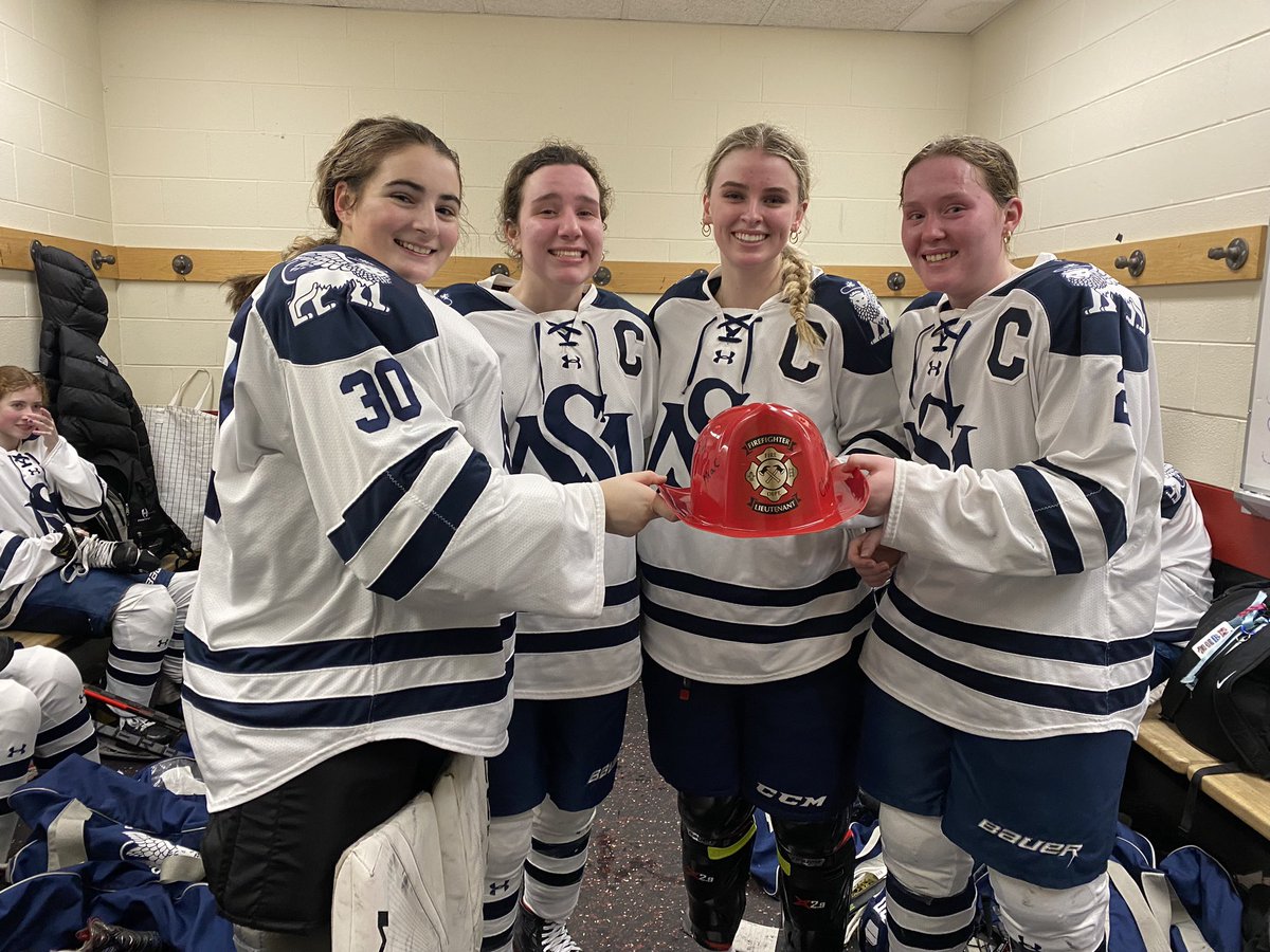 SMGirlsHockey's tweet photo. Seniors share Player of the Game honors for their strong play today and their dedication to the team over their time at SM. Thank you Mia, KB, Carlisle, and Molly. We ❤️ the Class of 2023!! https://t.co/My0HB7Fg4I