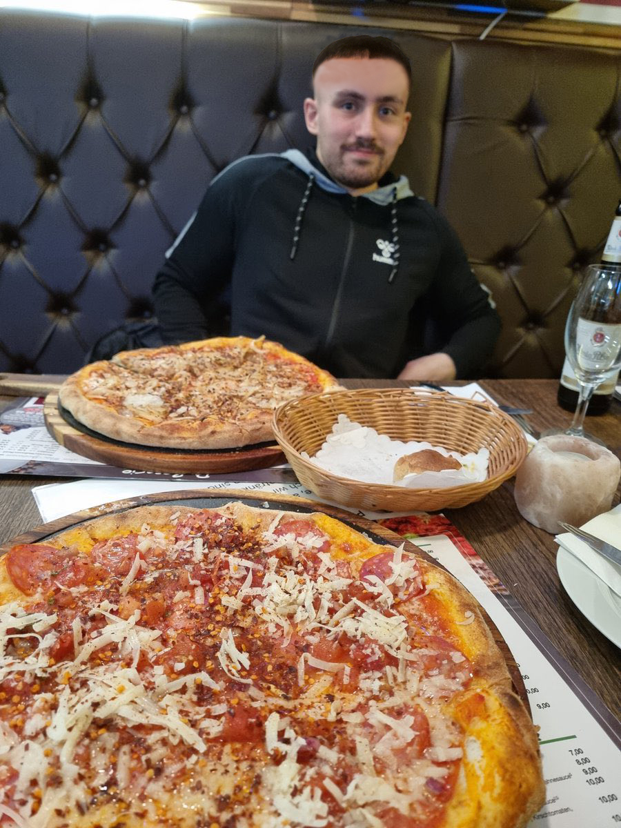 Ich glaube <a href="/sech28/">sech</a> und <a href="/drecksuser/">marius ツ</a> sind beim gleichen Friseur