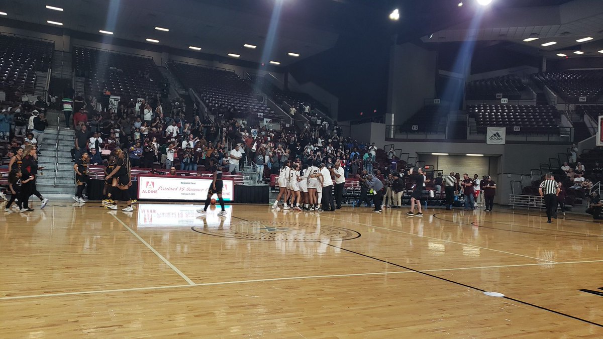 Final score:
<a href="/oilerpride_gbb/">Pearland GBB</a> 39
<a href="/sc_ladyhoops/">Summer Creek Lady Bulldogs</a> 26

1st UIL State Tournament Appearance for the Lady Oilers since 1980!!!!

Great Great game