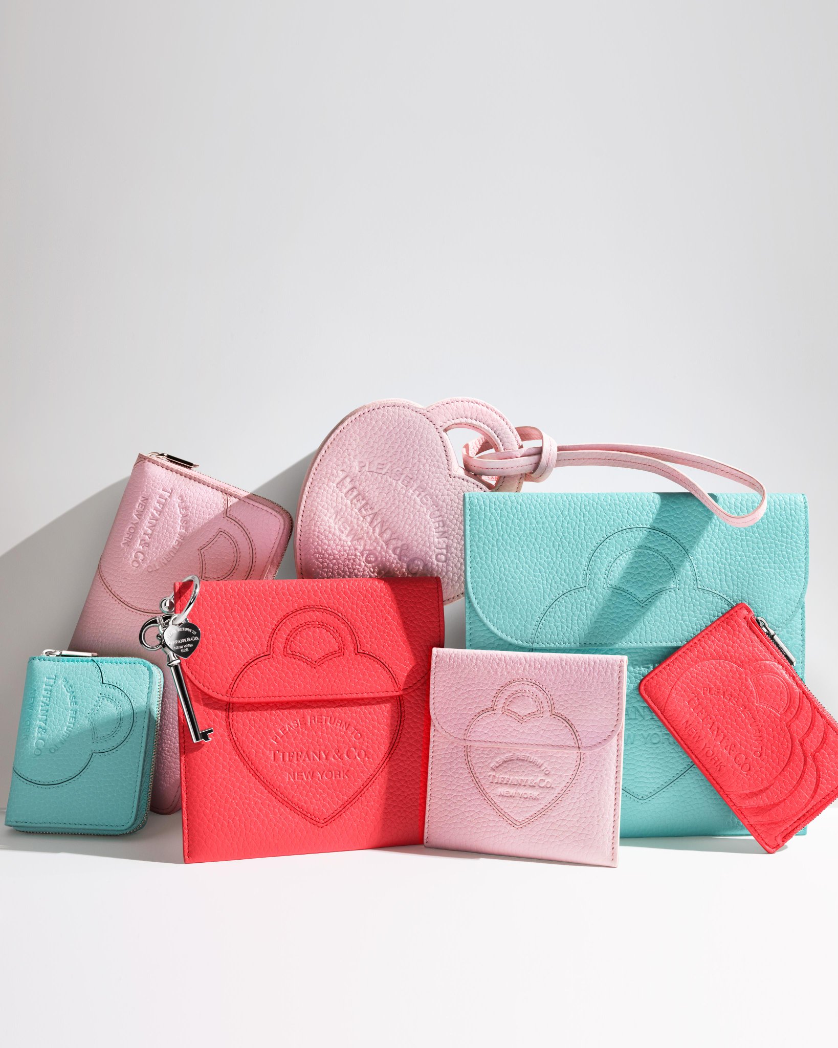 TIFFANY&Co. ティファニー Tコレクション Deco Crossbody Wallet TIFFANY&Co. ティファニー Tコレクション Deco Crossbody Wallet
