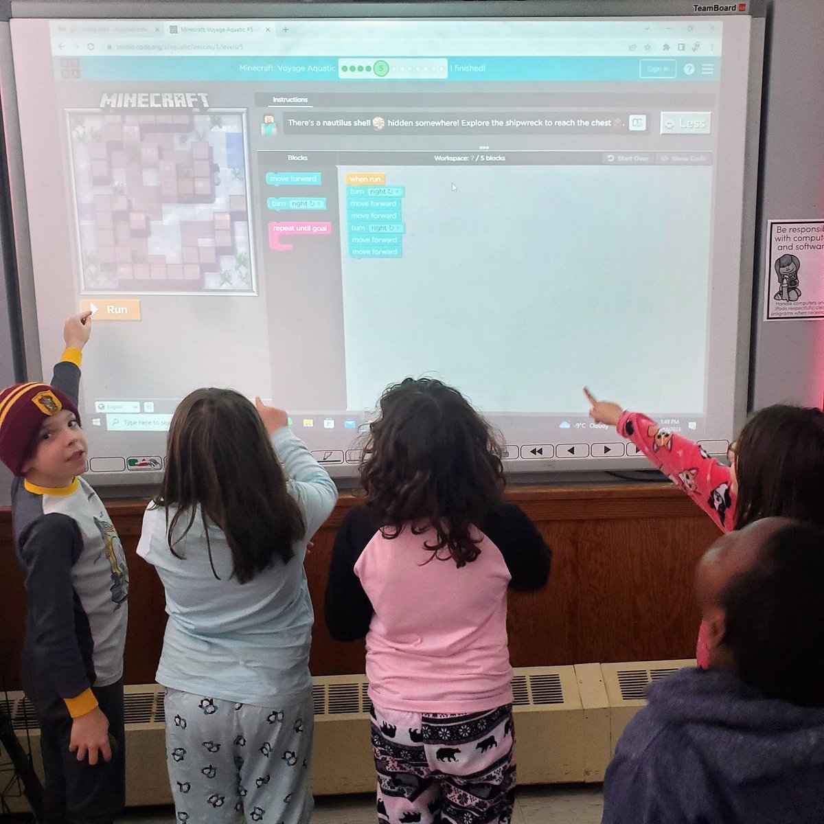 shesabres's tweet image. Grade 2&apos;s sure love coding with Ms.Hartley! Minecraft Voyage Aquatics for the win! #computationalthinking
#blockcoding #Minecraft