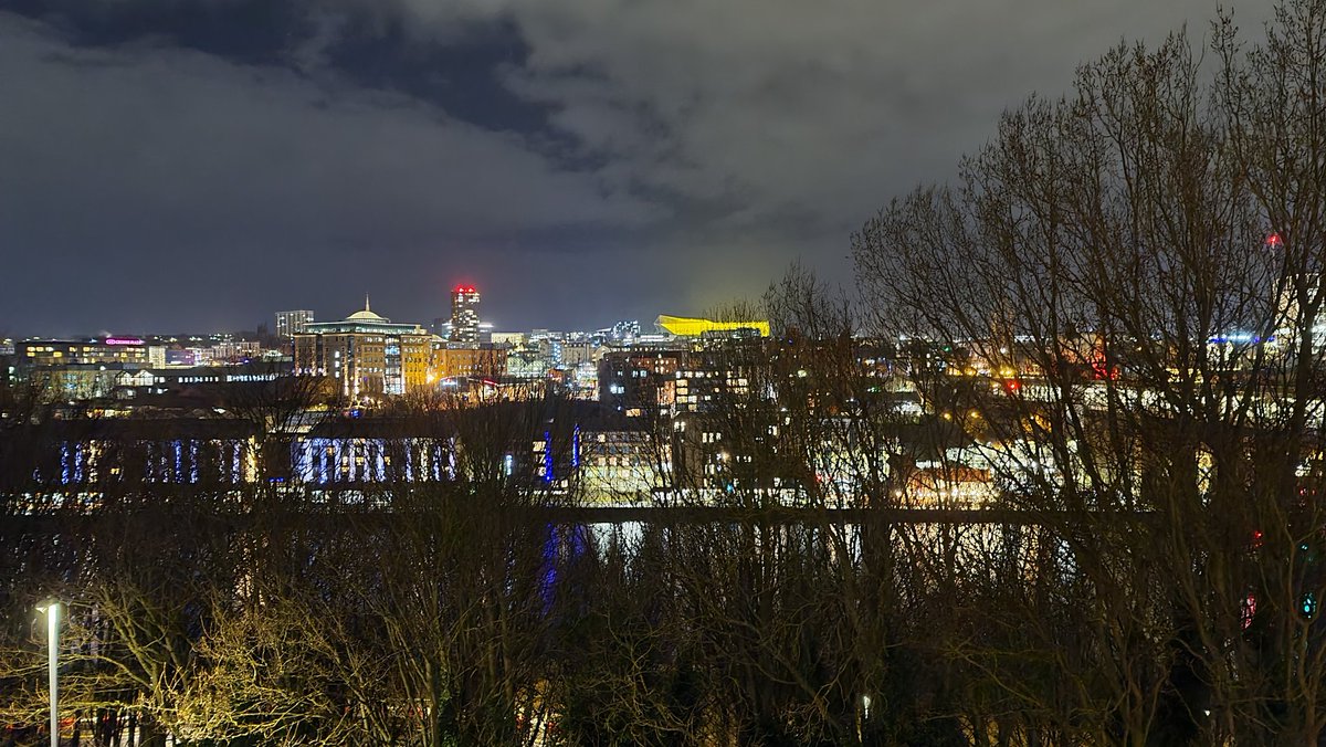 pewileman's tweet photo. Goodnight from the #Toon
#SamsungGalaxyPhone
#RiverTyne #RabbitBanks
@NewcastleNE1 @NE1BID @Ne1Tweets @exploringfar
@Mlifephoto @margles51
@JohnLalitav @tomrattpoet
#CathedralOnTheHill @moorviewgm @czykjo https://t.co/ffIHZFoBWp