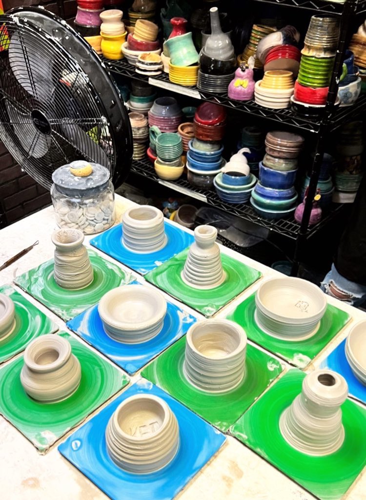 _MrsTerrySHS's tweet photo. It’s not 4 years, it’s for life! I had the best time at the Houston Delta Zeta Alumnae pottery social today. Making connections with sisters that graduated from different universities across the country is so special. 3 of us are educators and 2 of us work in SBISD! 💕🐢 https://t.co/7sS8NVPFEc