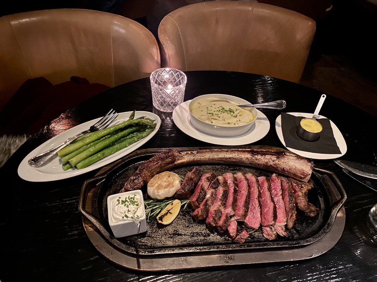 JWWilli24's tweet photo. Thank you @TYHensley6 for a great night that included an amazing tomahawk steak, some Johnnie Blue, and nice cigar! #gtprime #johnniewalkerblue #cohiba https://t.co/pgCcJtw4ND