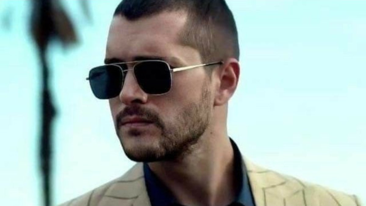 Alperen Duymaz ülkenin en yakışıklı adamısın (nesnel) ama Akgün Gökalp Taşkın senden de yakışıklı nasıl olabilio bu