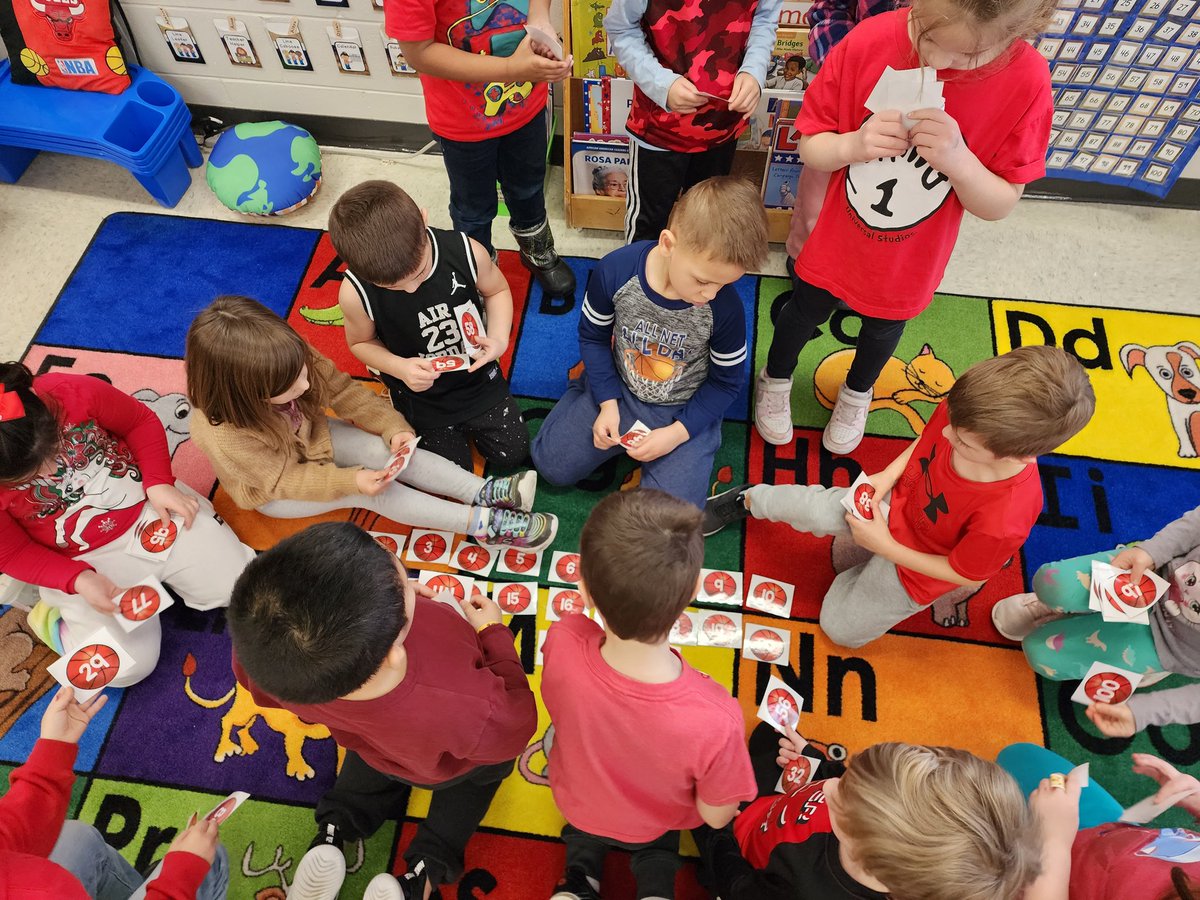 NelsonKindRCrew's tweet photo. 1. Give the kiddos cards 1 to 100.
2. Tell them the group plan if for them to work as a group to put the cards in order.
3. Watch the magic happen!
#teamwork #ProudToBeD12 https://t.co/jpgfWTjiaE