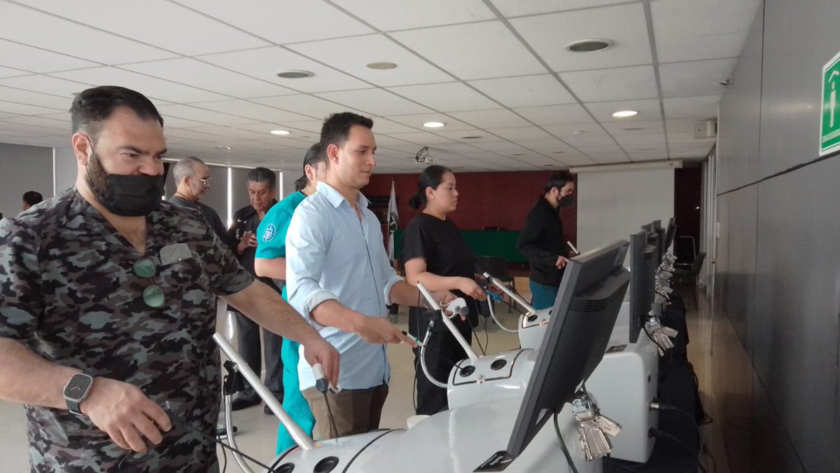 HubSurgery's tweet photo. El entrenamiento en cirugía laparoscópica es indispensable para tod@s l@s cirujan@s dedicados al campo de la #MínimaInvasión.
.
.
.
.
.
.
#Complicaciones #Cirugía #SafeSurgery #Cirujanos #Residentes #Decisiones #MinimaInvasion #CirugiaSegura #HabilidadesQuirurgicas https://t.co/LNzxhrdcFF
