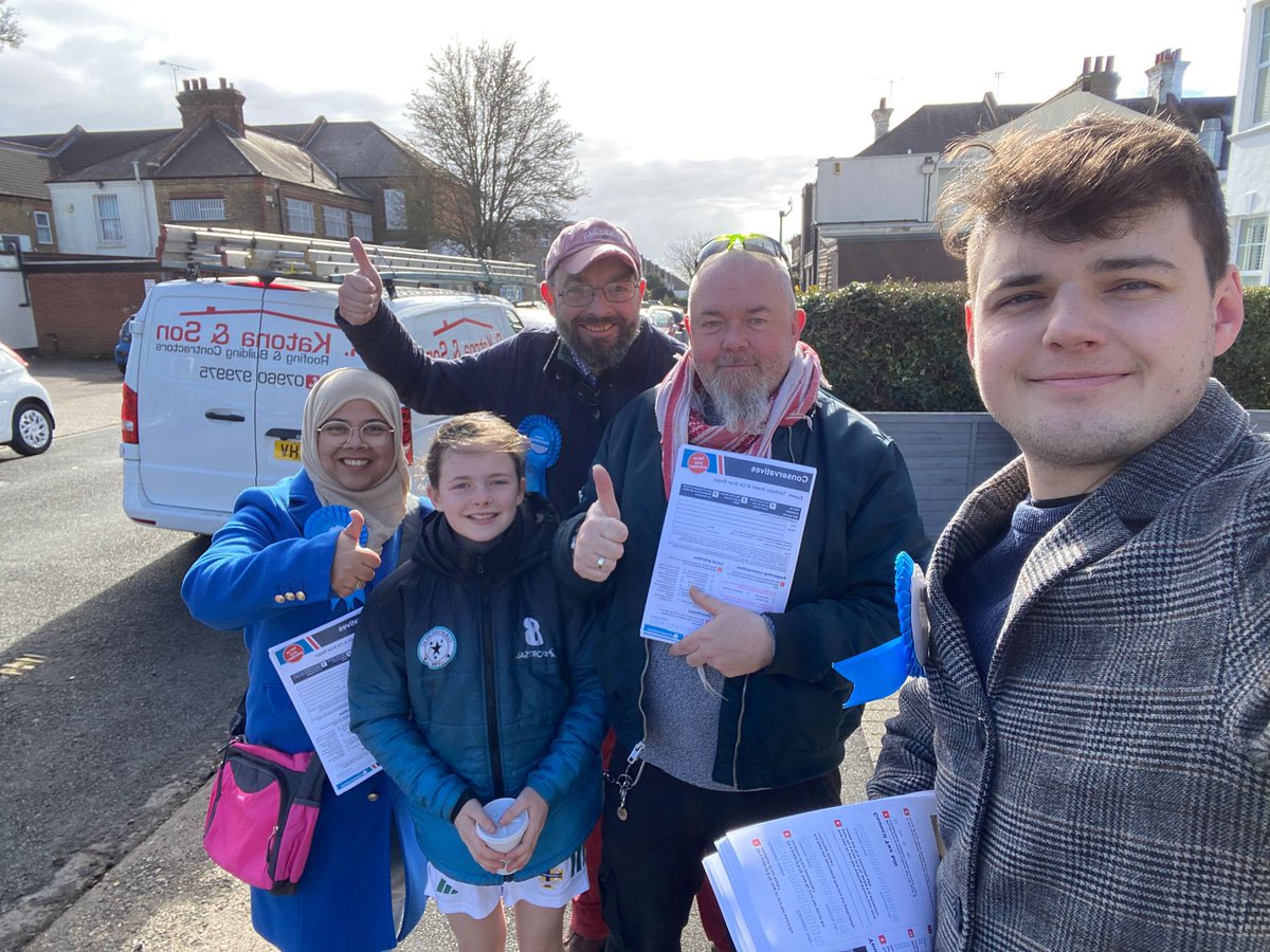 tamkeenshaikh's tweet image. Lovely to be out this morning delivering our latest survey in Slt Luke’s ward! Excellent response at the doorstep Residents are frustrated with @SouthendLabour led coalition bringing down our lovely city #VoteConservative  4th of May #LocalElections #LocalIssues #LocalCandidate