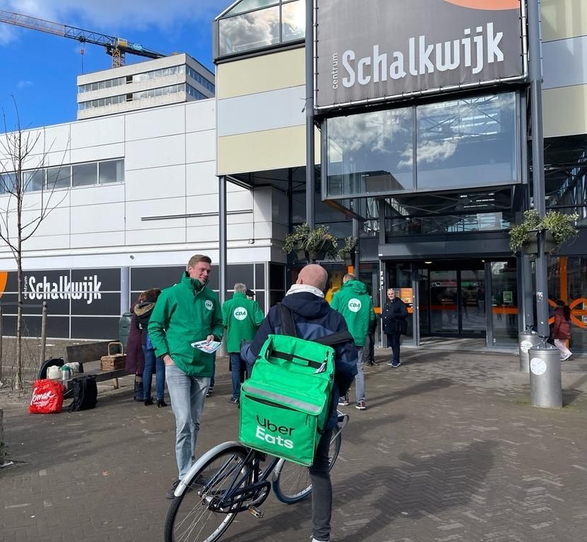 JCSalverda's tweet photo. Vandaag CDA-campagne in #Haarlem, samen met provinciaal lijsttrekker @dennisheij en lijsttrekker @marjonverkleij van CDA   voor @HHRijnland https://t.co/5yuNmpK8D5