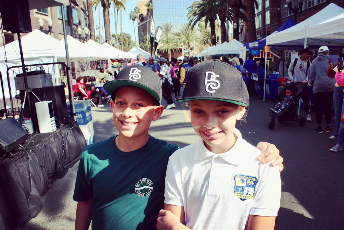 LifeSummitXYZ's tweet image. Winners of P5C’s Black History Trivia and giveaway at Orange County’s Black History &amp;amp; Unity Fest 👏! @PerfectFifthCol started signing up teens to Life Summit’s Spring 2023 programming for College Prep, Entrepreneurship, and Financial Literacy. Virtual and FREE to all teens! #p5c