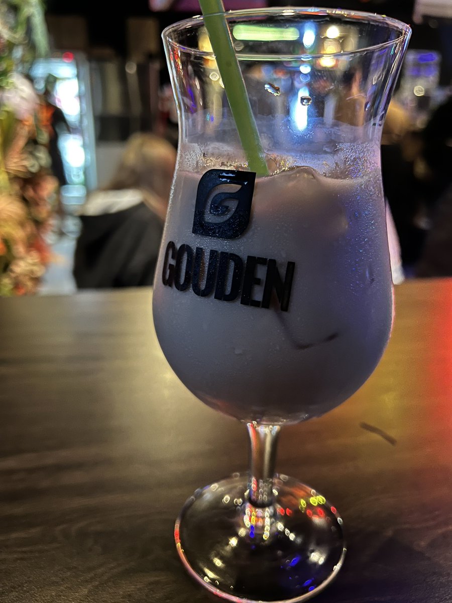 有人在嗎哈哈哈
祝我生日快樂喔（是昨天