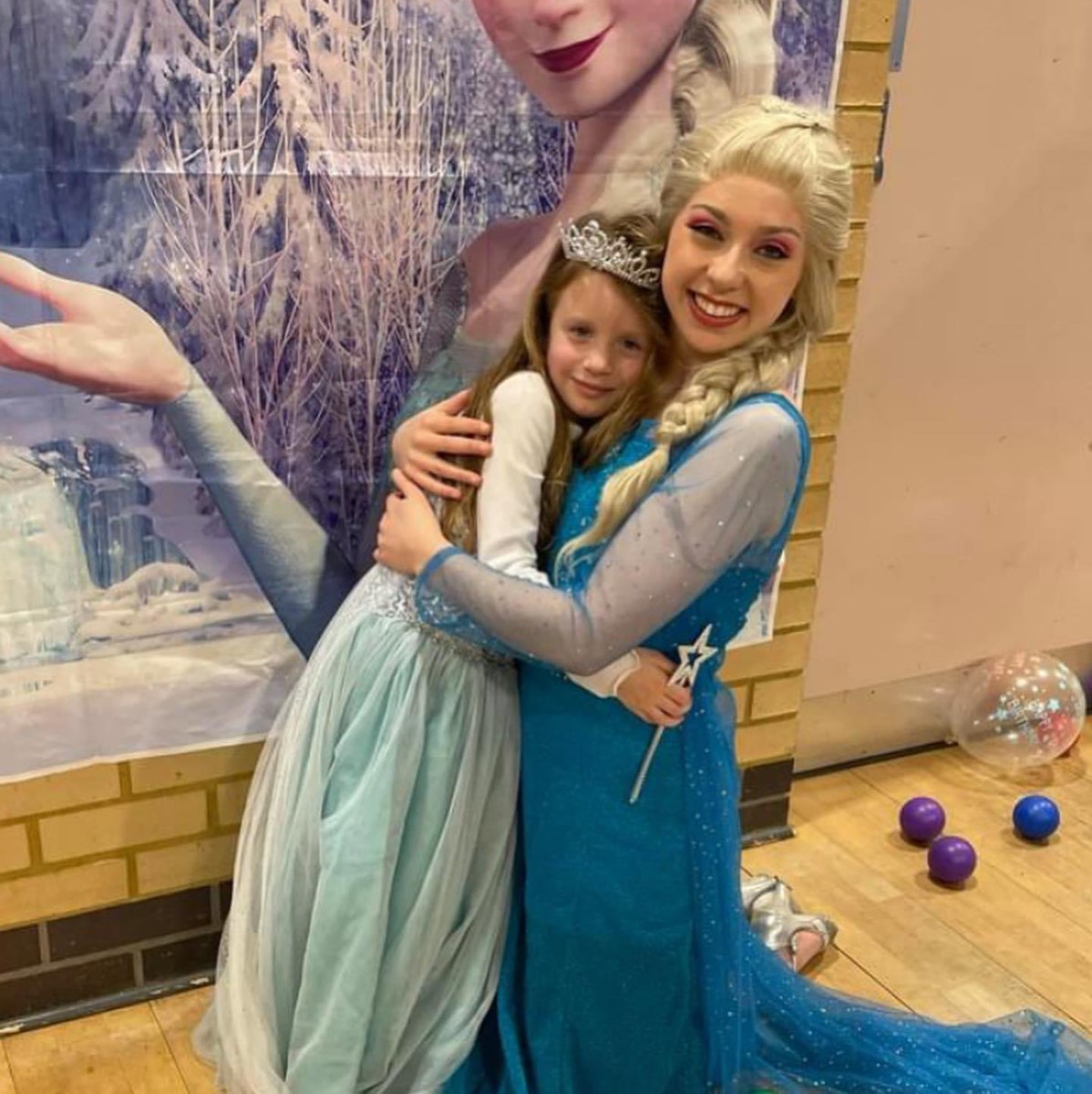 PartionP's tweet image. My favourite parties are ones where the children are dressed up &amp;amp; you can’t get a word in edgeways because they’re all want to speak to you❤️ 

Dwi’n caru’r partïon lle mae’r plant wedi gwisgo i fyny hefyd ac mae’n amhosib rhedeg y parti achos bod nhw gyd eisiau siarad hefo ti❤️