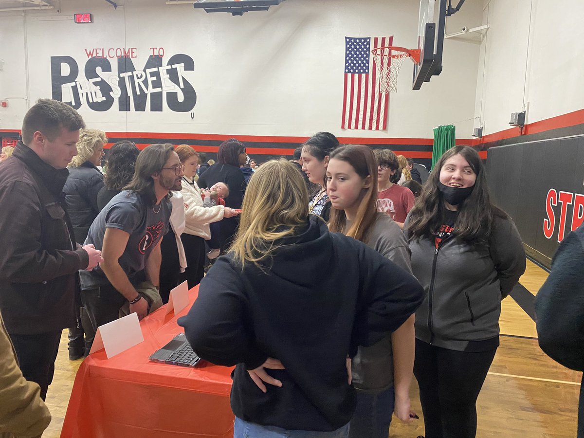 Bridge Street Middle School seventh-grade students are presenting “The History of Wheeling,” and City officials are on hand to see this exceptional project!!! Check it out tonight on WTRF7!!
#TogetherWeAchieve
#WVEd