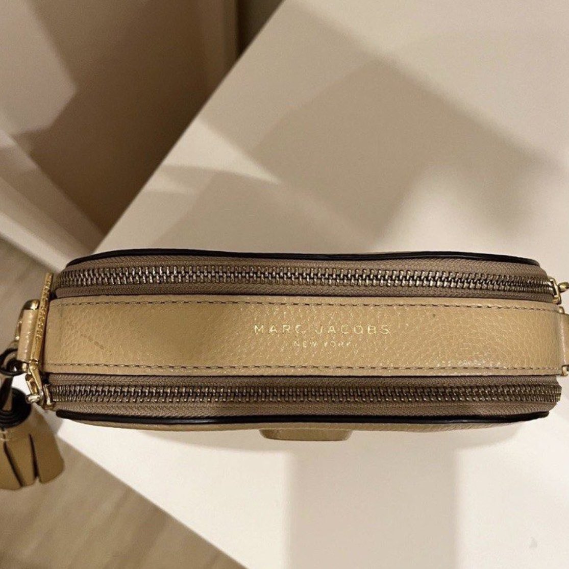 doohaeck's tweet image. WTS
Marc jacobs the shutter crossbody bag
1.5 (Bisa oren)
#taspreloved #prelovedbag #marcjacobs