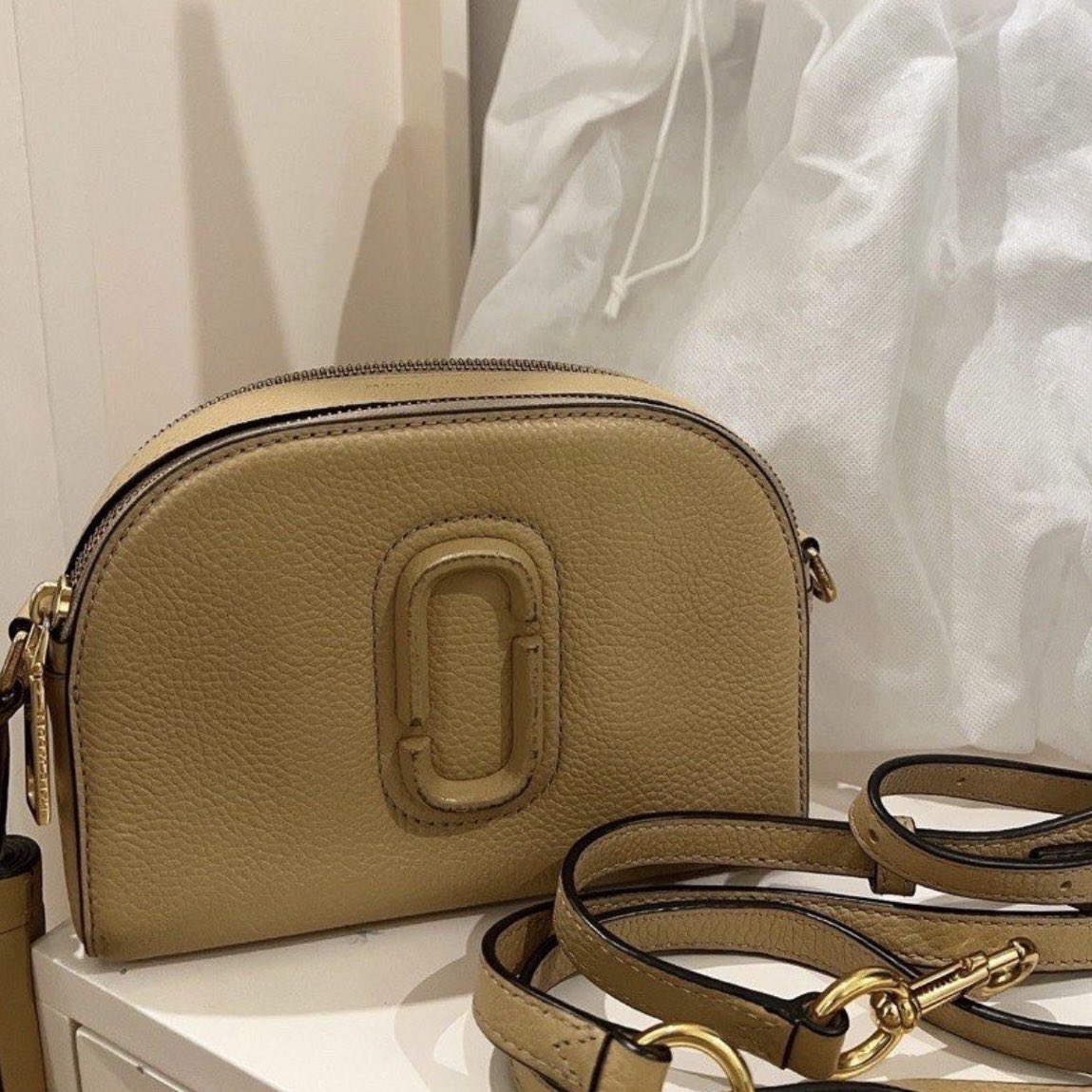 doohaeck's tweet image. WTS
Marc jacobs the shutter crossbody bag
1.5 (Bisa oren)
#taspreloved #prelovedbag #marcjacobs