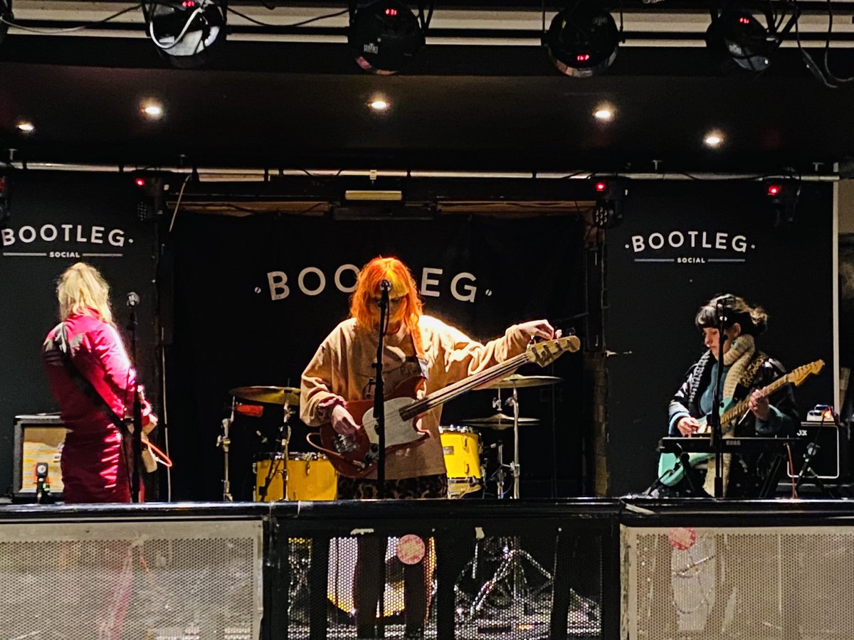 Summz and Millz are looking forward to watching @_LooseArticles #soundcheck & #gig @bootlegbars #blackpool #QandA #womensupportingwomen #womeninmusic #inspiringyoungmusicians #musiccommunity #punkrock #touringbands #artscouncil #nightimeeconomy #supportthearts #musicvenuetrust