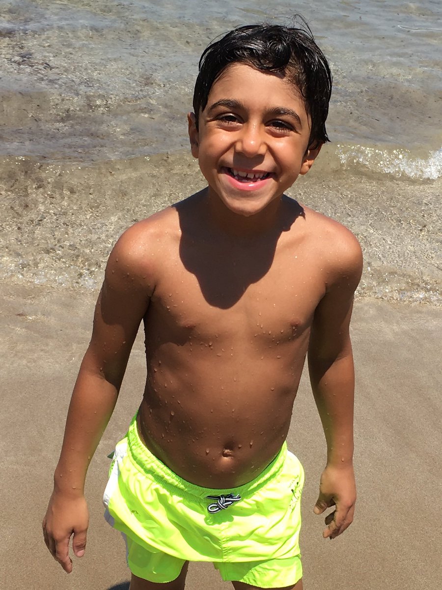 Öyle ölüler vardır ki,
ben onların öldüğünü düşündükçe yaşadığımdan utanırım ~Nazım Hikmet 
#isiaskatilleribelli #isiashesapzamanı #isiashotelkatliamı #isiasınhesabısorulacak