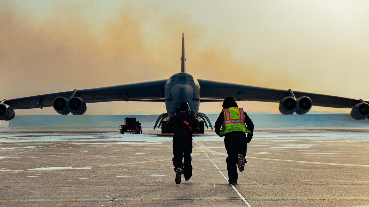 AFGlobalStrike's tweet photo. Dynamic Deterrence ↗️↗️↗️↗️

Earlier this week 4 B-52s from @TeamMinot took off in support of a Bomber Task Force mission. #BTF’s conduct Dynamic Force Employment in support of the U.S. National Defense Strategy.

@NATO @usairforce @US_STRATCOM @US_EUCOM @HQUSAFEAFAF https://t.co/sxJ3vaicw0