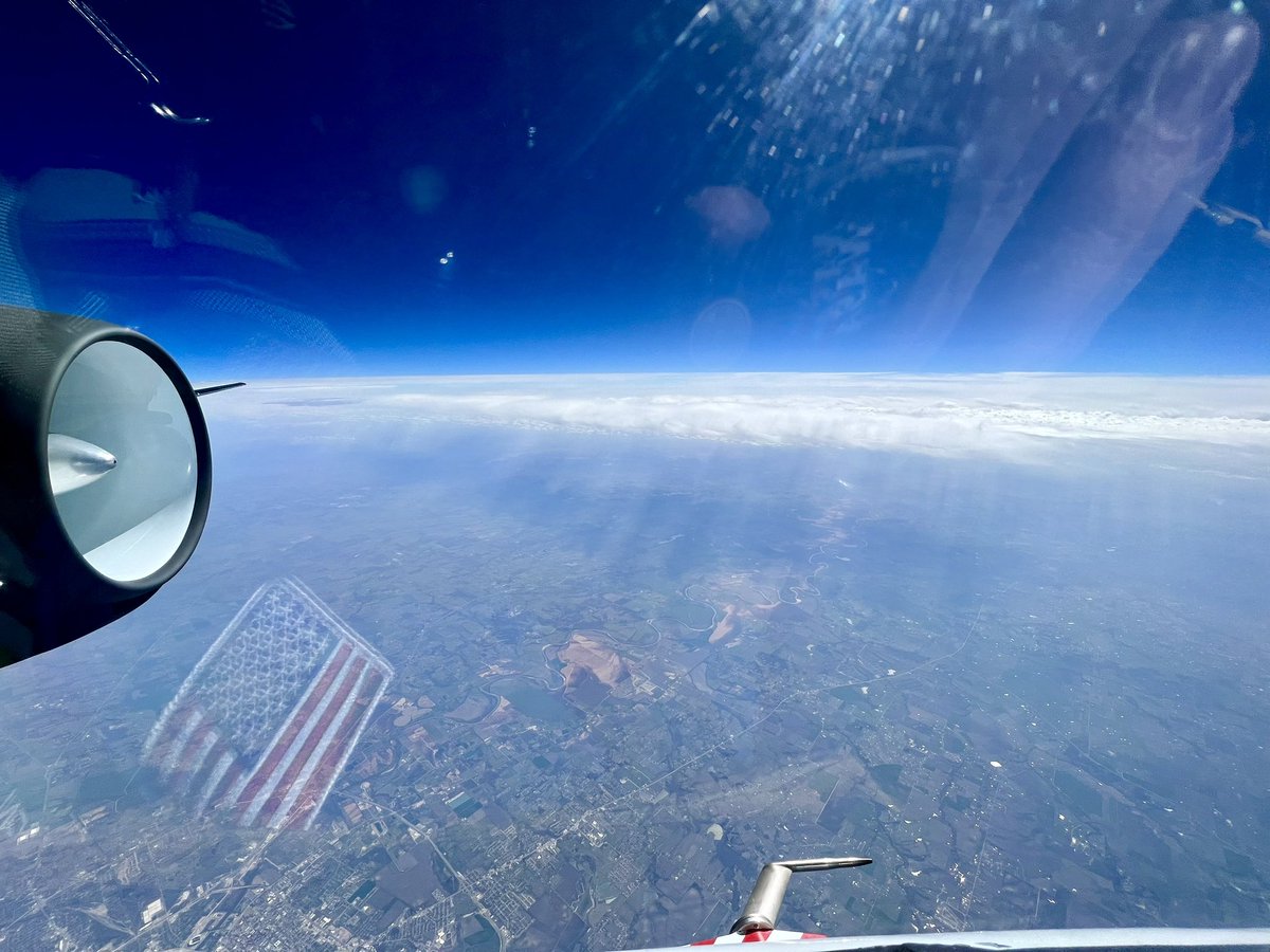 nasawb57's tweet image. The NASA Johnson Space Center’s WB-57 regularly images astronauts returning from the ISS and soon to be from the Moon! 

This mission was to perform a calibration on the imagery sensor prior to the Crew-5 capsule on its fiery return to Earth!

Godspeed Crew-5!!!