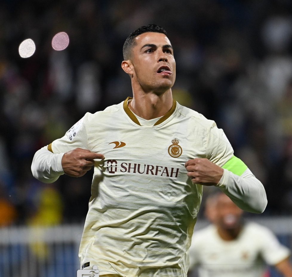 En 6 match avec Al Nassr :

- 8 buts
- 1 quadruplé
- 2 triplés 
- 1 doublé de passes décisives 

Le meilleur joueur de l'histoire 🐐