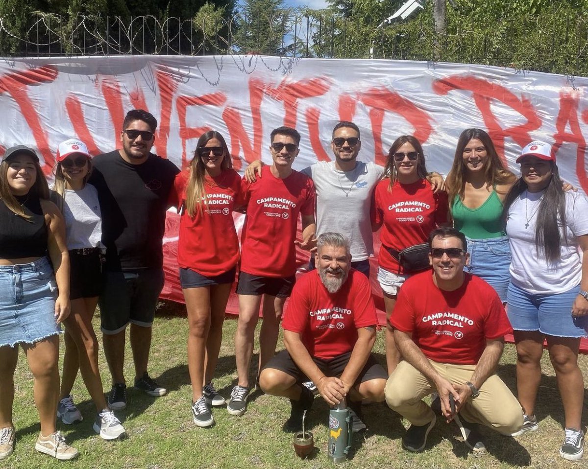 ⛺️ Acompañamos a la @jrgodoycruz en una nueva edición del #CampamentoRadical, una instancia de debate, recreación y formación en la que los/as jóvenes reafirmamos nuestro compromiso de seguir construyendo el presente y el futuro que queremos.