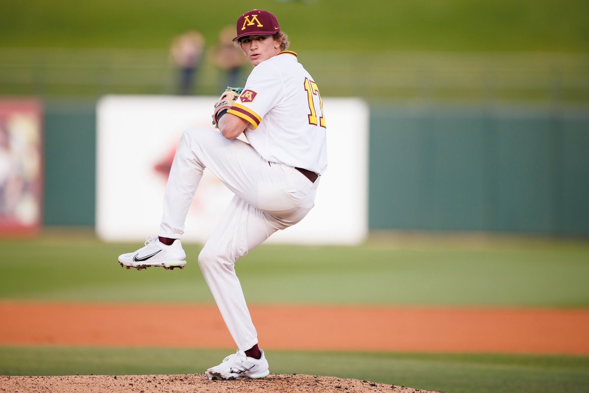 GopherBaseball's tweet photo. Another nice outing from our guy @thesammalec this afternoon. 

4.2 IP
5 H
4 K
3 ER

He leaves with two outs in the top of the fifth, men on first and third. https://t.co/hJRhoU3VBp
