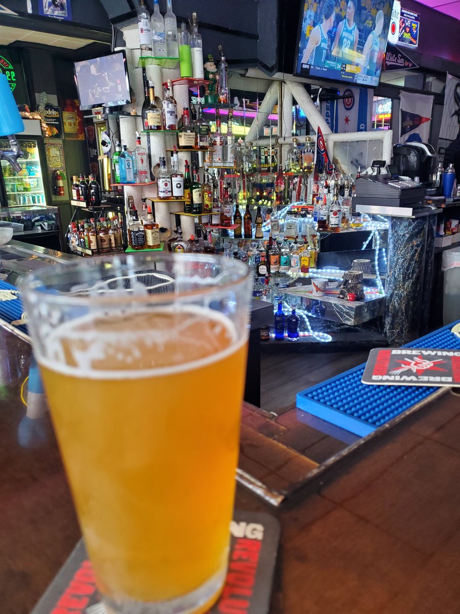 AdamTCBeer's tweet photo. Undisclosed location, drinking @RevBrewChicago Infinity Hero #PulaskiDayPubCrawl @chicagobars https://t.co/MALF6sA5CD