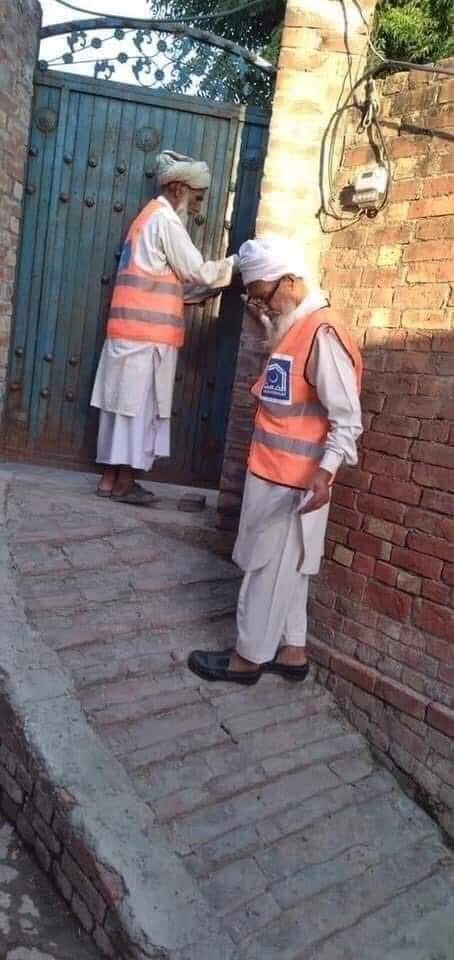 MuneebUllahButt's tweet photo. A tribute to our volunteers who have worked tirelessly with us during recent disasters. Our today's campaign is specially for these volunteers who were with us on all our missions both physically and digitally.
 #AlkhidmatVolunteers_ServingHumanity https://t.co/nGZ12r4TB4