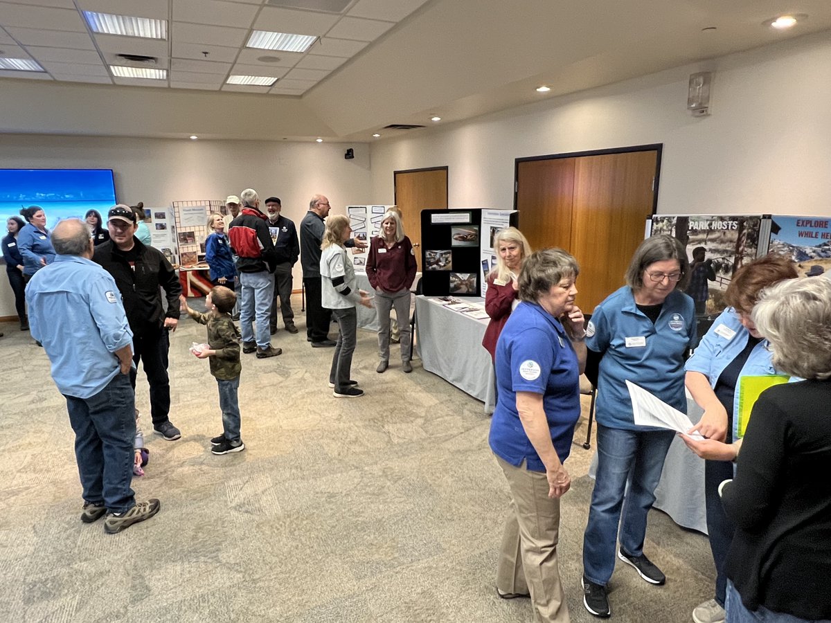 JeffcoOpenSpace's tweet photo. HAPPENING NOW! 
⛏⛰🌻
Swing by the Jeffco Open Space headquarters until 1pm to talk with volunteers and staff about volunteering with JCOS. Tons of opportunities to give back to the parks that you love. Now is your chance to learn about everything we have to offer! https://t.co/OV5BZFSCUz