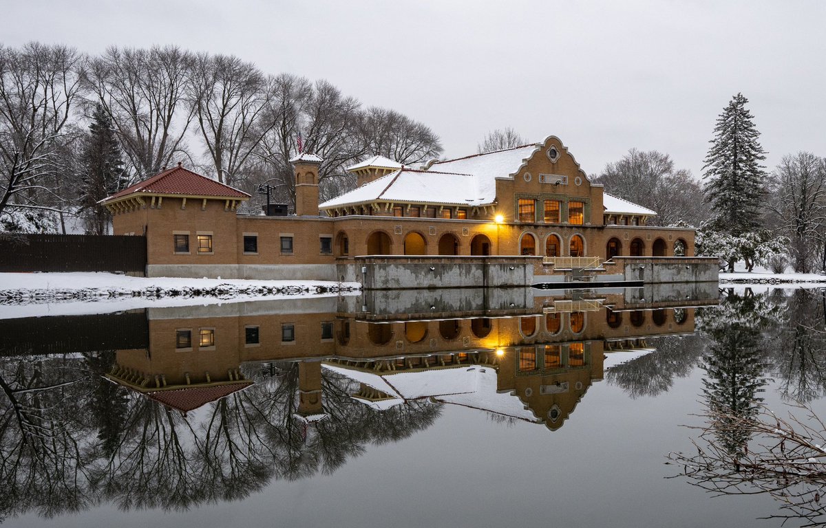 Some shots of the Washington Park Lake House at near dusk #nikon #discoveralbany #albanyny