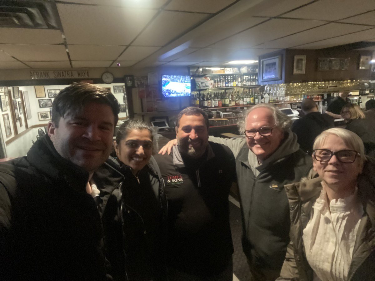 YourlocalIDdoc's tweet photo. One of the best ways to kick off the weekend: Friday night dinner at Tumea and Sons with friends who are family! #SouthsideFun #SouthsideFoodie https://t.co/mv0hsEMMa9