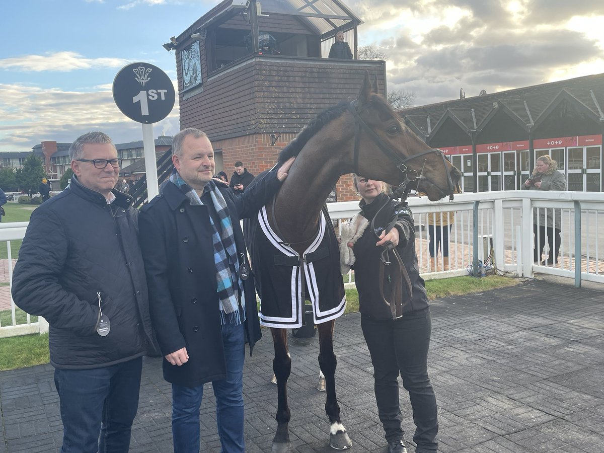 Jamiedonnelly44's tweet photo. Go on my son ! Great run from Bashful Boy to scoot up by 7 lengths , thanks to all the team at ⁦@DavidPipeRacing⁩ ⁦@katierdonnelly_⁩ ⁦@clivefrancis47⁩ https://t.co/hM0d70LdPC