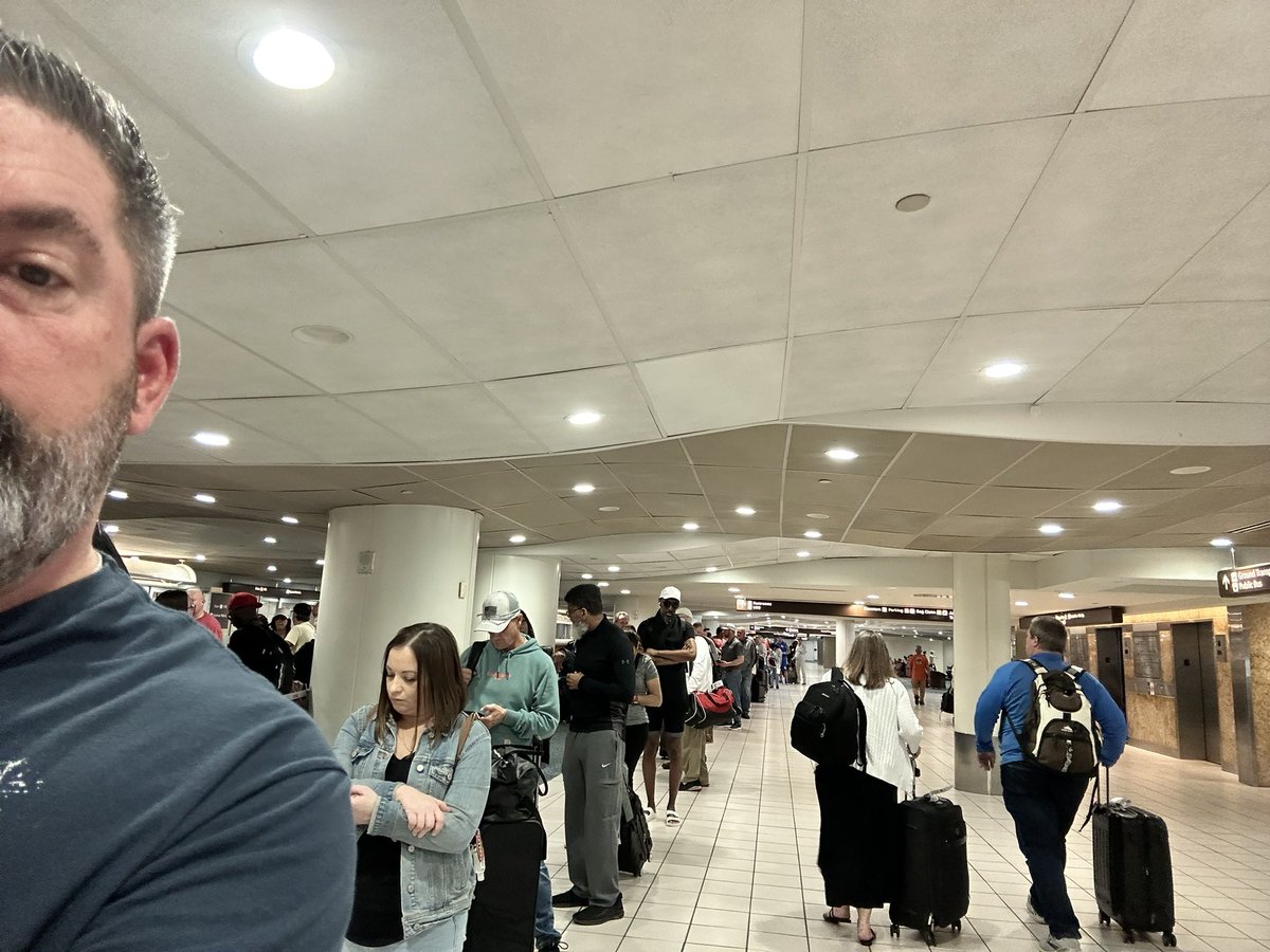 docpowell8425's tweet photo. @DollarCars. 200 people in line, 1 person at the counter. No other company @MCO is anything like this. https://t.co/XWHKkBjOKs