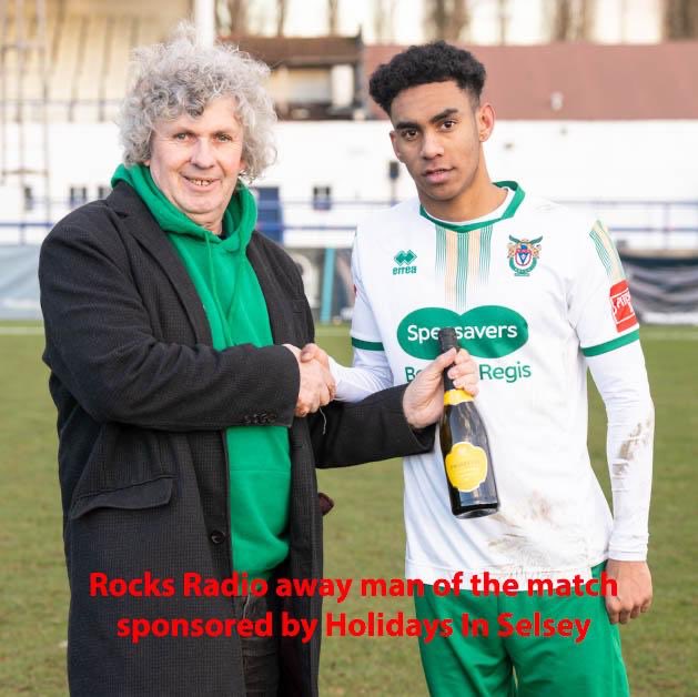 WELL DONE, ISAAC! 

Our Rocks Radio MOM today at <a href="/WinFinchleyFC/">Wingate & Finchley FC</a> was Isaac Olaniyan — Peter Hood hands over the bubbly. Pic: <a href="/lynandtrev/">Lyn & Trev Sports Photography ⚽️</a>