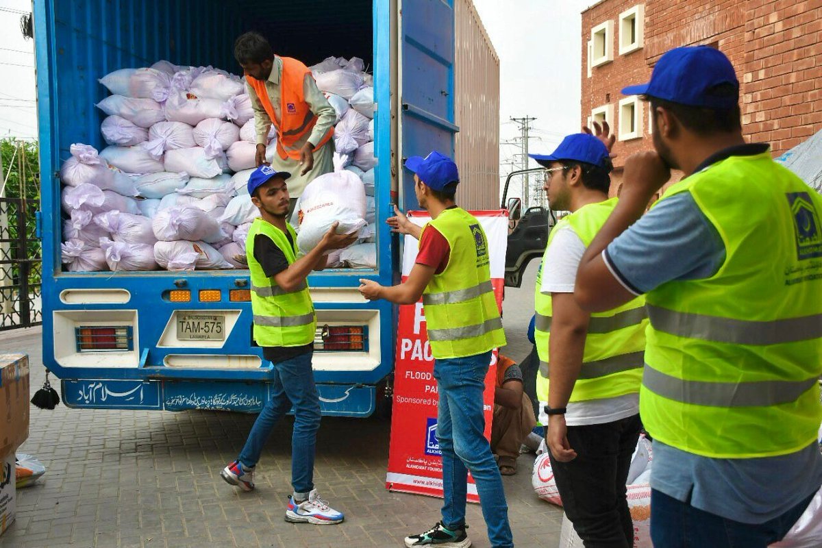 fizaIftikharMa1's tweet photo. #AlkhidmatVolunteers_ServingHumanity https://t.co/6G2zBvmBeE