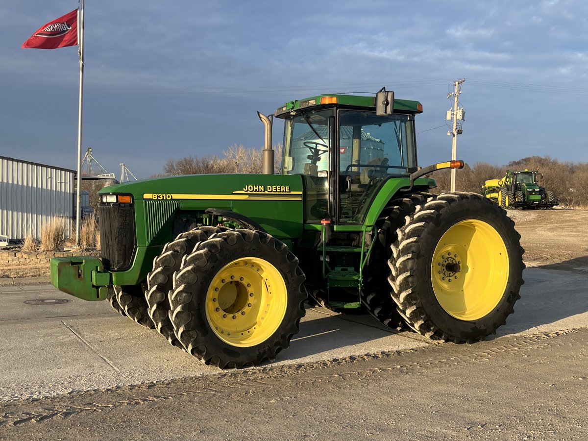 Johnson_Ag54's tweet photo. Just in   '01 8310, 2 owner, always been in Nebraska, Autotrac ready, 11k hrs, very nice!  $84500 https://t.co/RsS8ha6Jcl