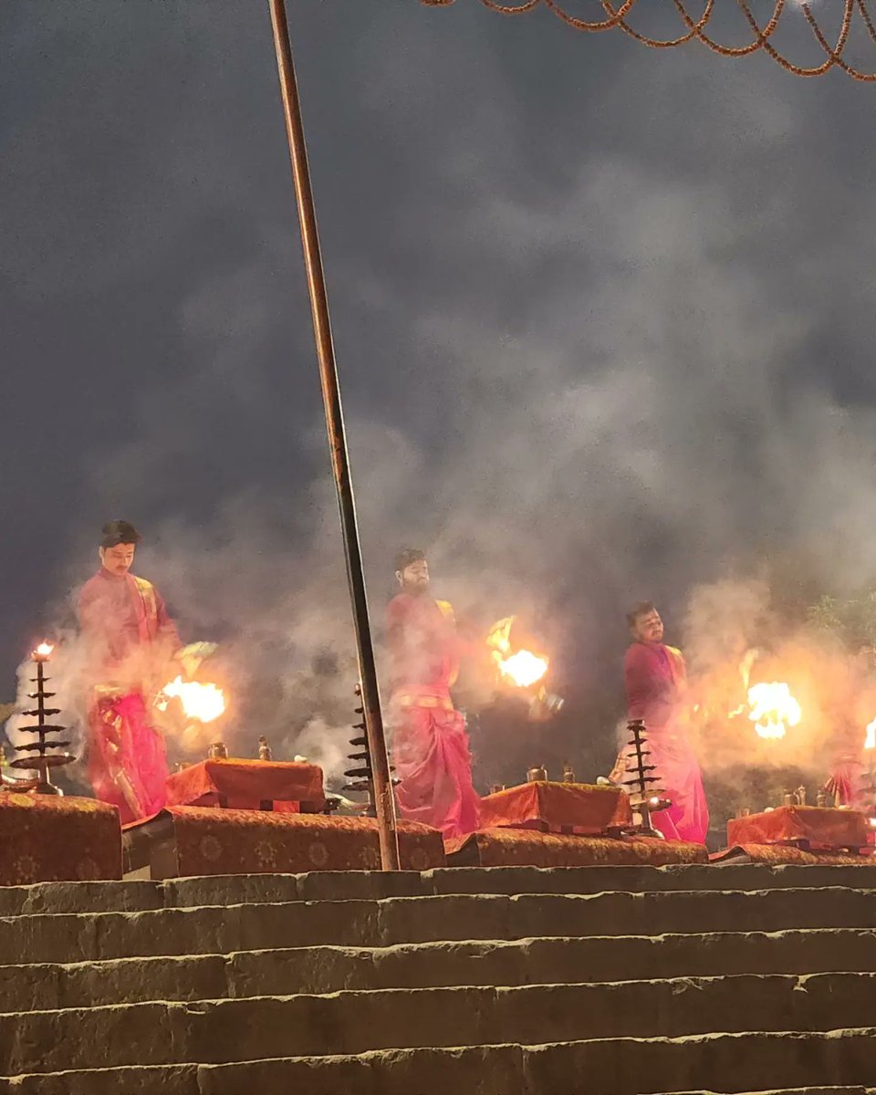 agrah3's tweet photo. Love how the city comes alive at night.
Hate how I can’t capture it in the amount of detail that I would’ve liked.
#WishIHadTheGalaxyS23
#LoveForS #Varanasi
#ShareTheEpic #SamsungMembers
#Samsung #Nightography
#withGalaxy
@SamsungIndia @SamsungMobile https://t.co/VK5zGgQYgw