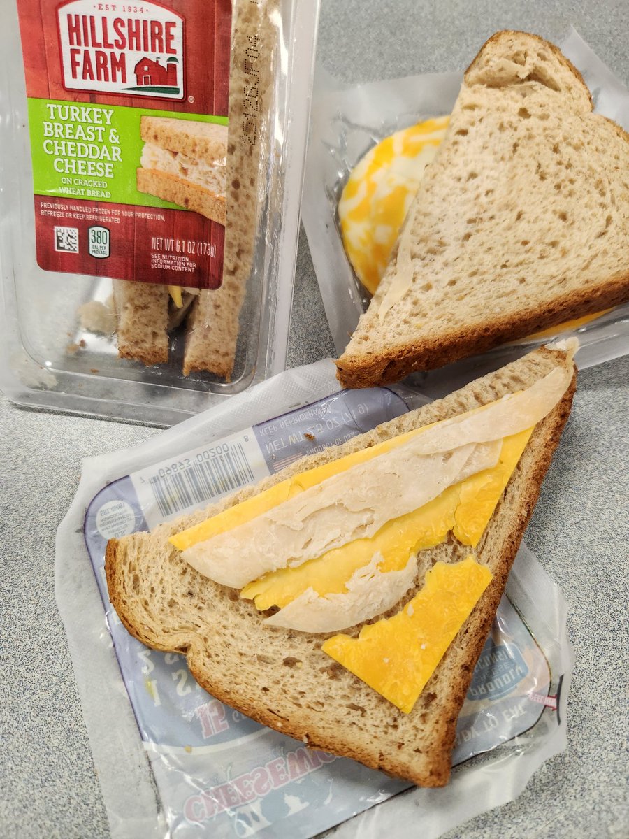 beemer_beinke's tweet photo. @HillshireFarm, do better. https://t.co/2hhi6fhHSZ