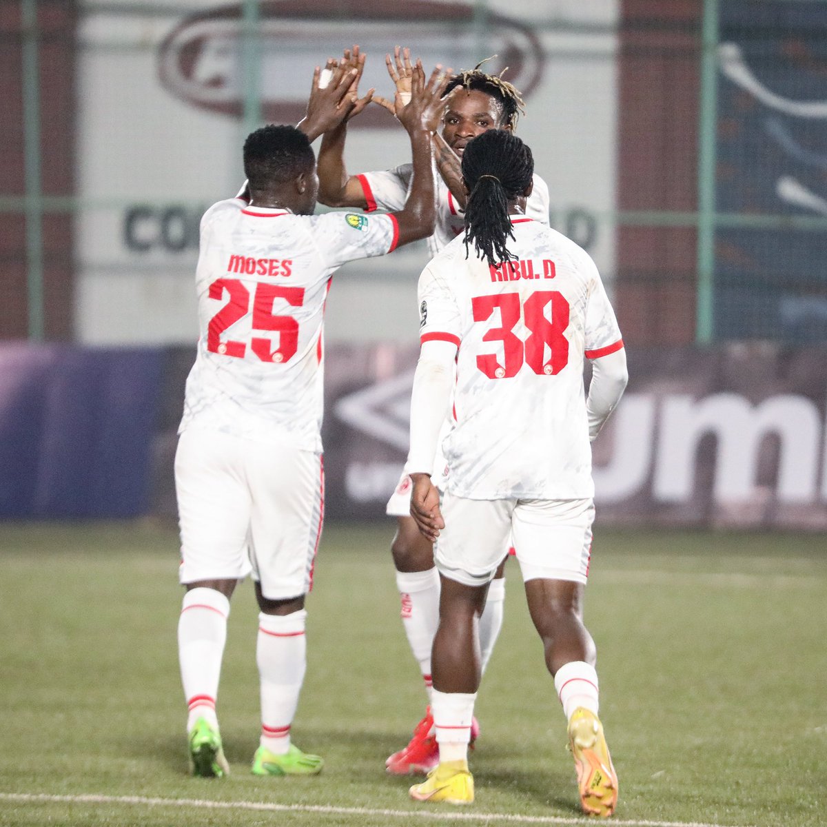 KitalamboS's tweet photo. #CAFCL
#Fulltimeshow
Vipers 0-1 Simba
@alikomaster @Zao_zilonger https://t.co/UpmbRyEg1h
