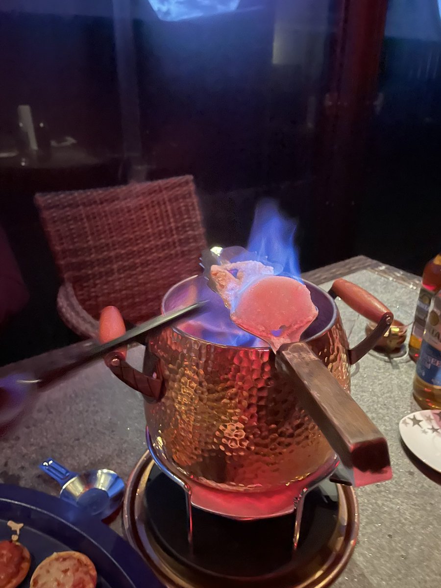 Gemütlicher Abend der Pioniere der 90er. Specky und Jago haben Feuer gemacht 😅🙈. Allen einen schönen Abend 👍🏻 #90er #spotifypodcasts #Spotify #TwitchStreamers #feuerzangenbowle #TwitchDE #fun