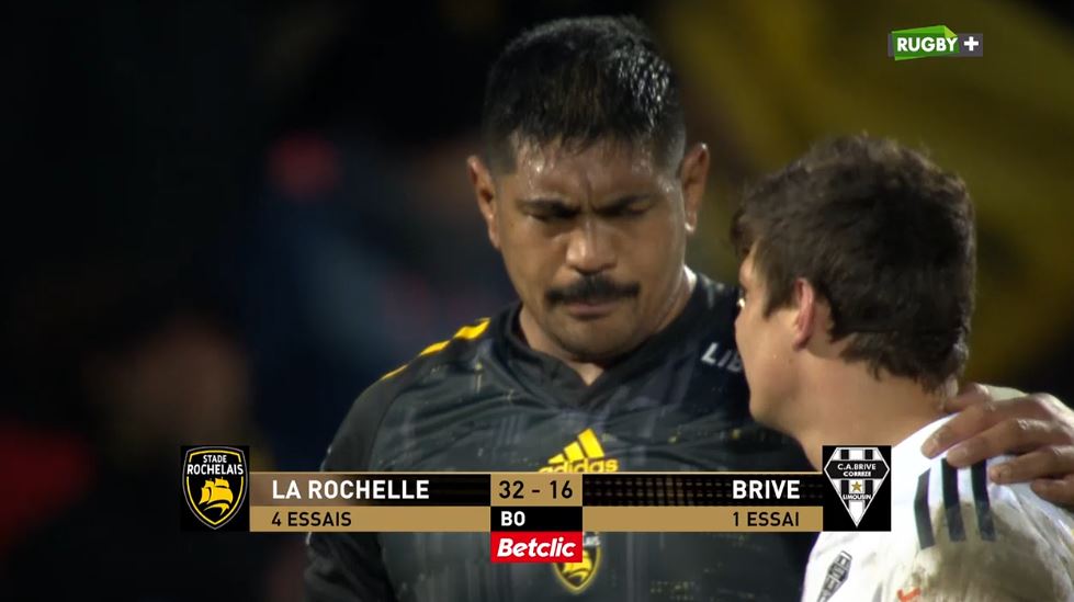 allezbriverugby's tweet photo. Brive s'incline pour une 4e fois de suite. Brive a été solidaire en défense, a réussi à perturber La Rochelle mais la puissance et le jeu au pied rochelais ont fait la différence. Le CAB aurait pu espérer un bonus mais les rochelais ont accéléré et tué le suspense #SRCAB https://t.co/oTFkE5lPwK