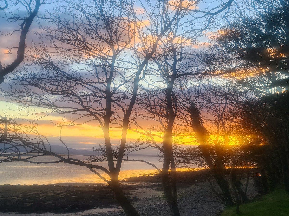 LissadellHouse's tweet photo. Sundown at Drumcliff Bay 

Sligo,  Ireland's North West https://t.co/QXkovt5xTy