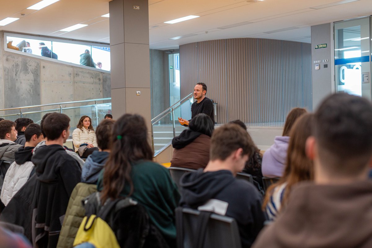 Celebro que haya centros preocupados porque sus alumnas y alumnos conozcan todas las opciones presentes al acabar una etapa educativa. Una orientación perfecta porque cuanto más conozcan más certera será su decisión. #fp #formación
