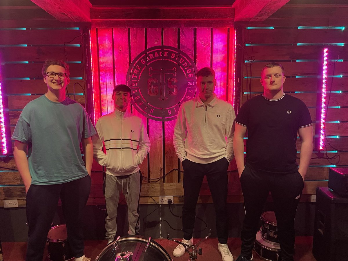 thevoydofficial's tweet photo. New single all recorded! Can’t believe how good this sounds - coming soon 💥
It’s also featuring in the set list for the gigs next weekend 🙌🏼

Let’s have ittttt!!!! ❤️ https://t.co/xv4olCGVIq